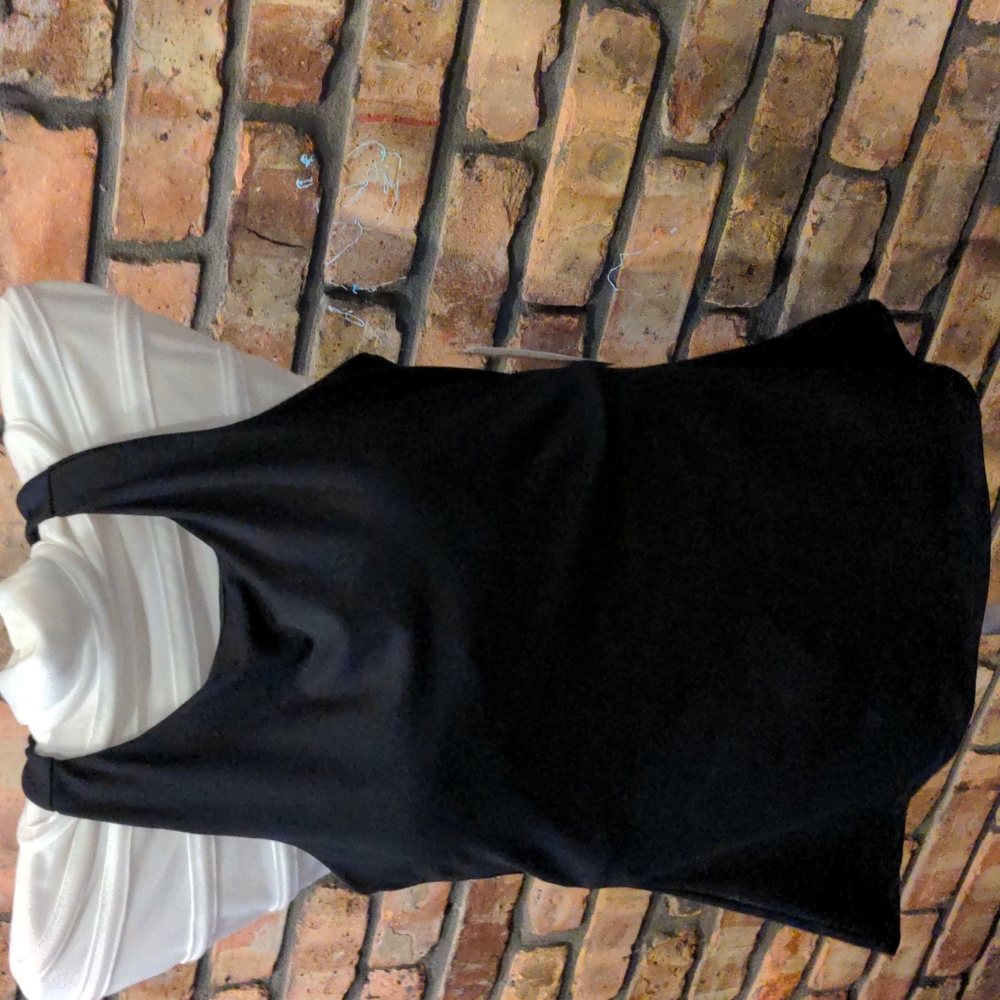 Old Navy active Athletic top, powersoft. NWT. Size: medium